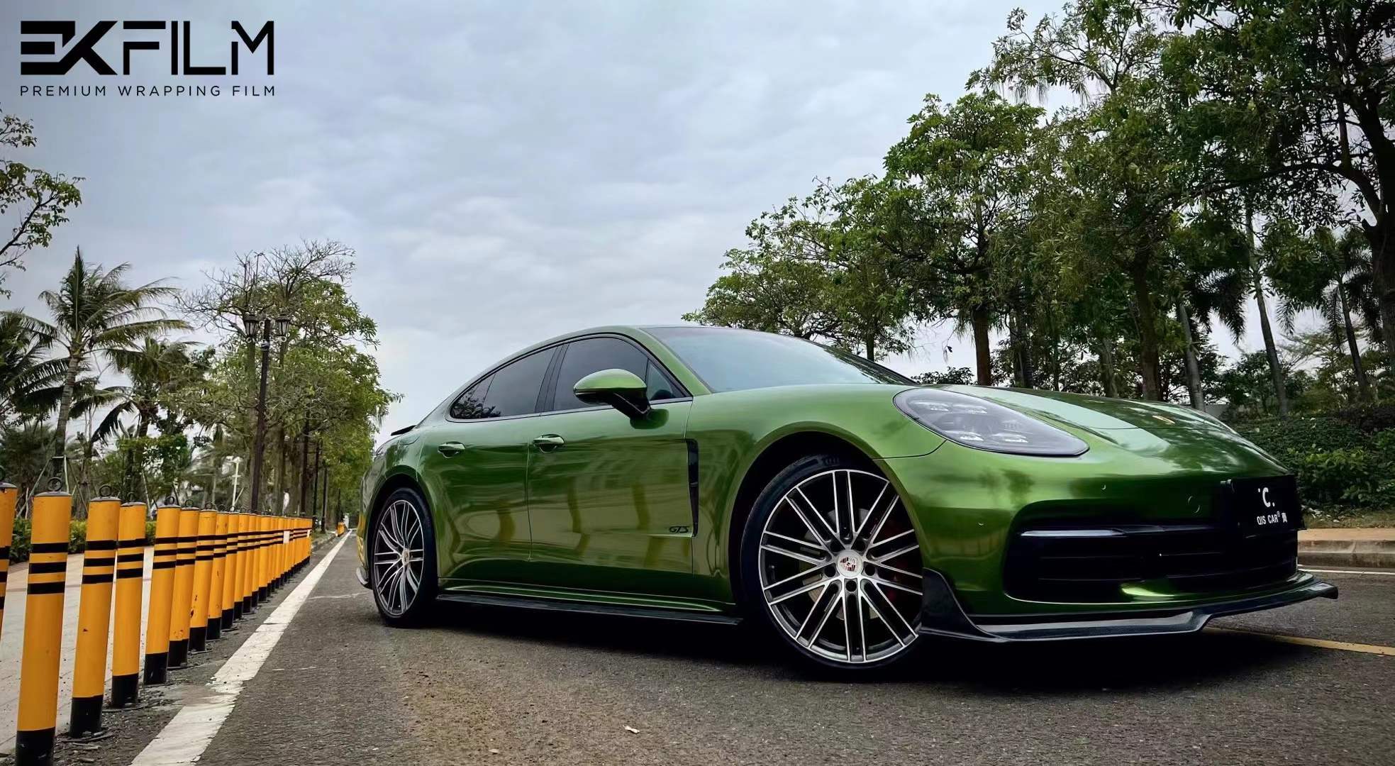 保时捷帕拉梅拉贴膜ekfilm改色膜曼巴绿