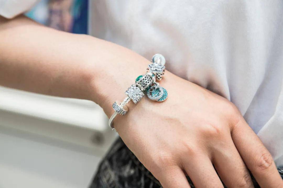 如何做手链盒 8031a480e5584b60a09f308a98963a5f.jpeg