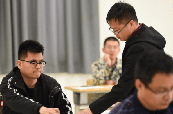 为啥很少看见男研究生 男公务员 过来人说出真相 现实又扎心 男生