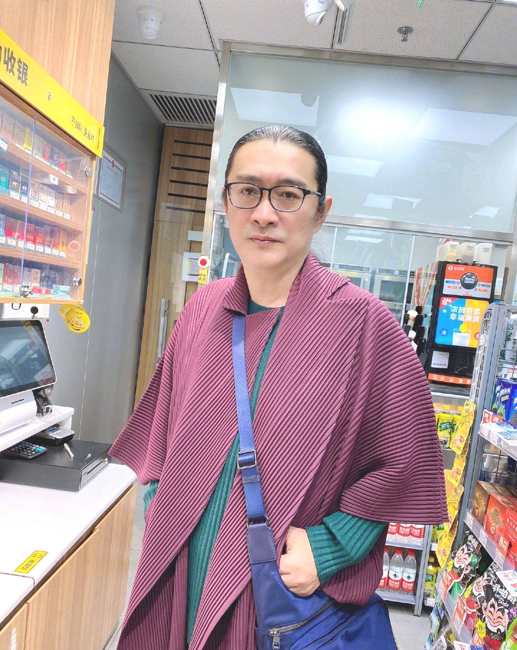 黄安轰台湾人命贱 致电弟弟"别让妈妈打az鬼疫苗"