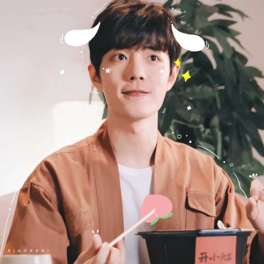 战哥183的大个,手却是小小只的,有点可爱,哈哈!