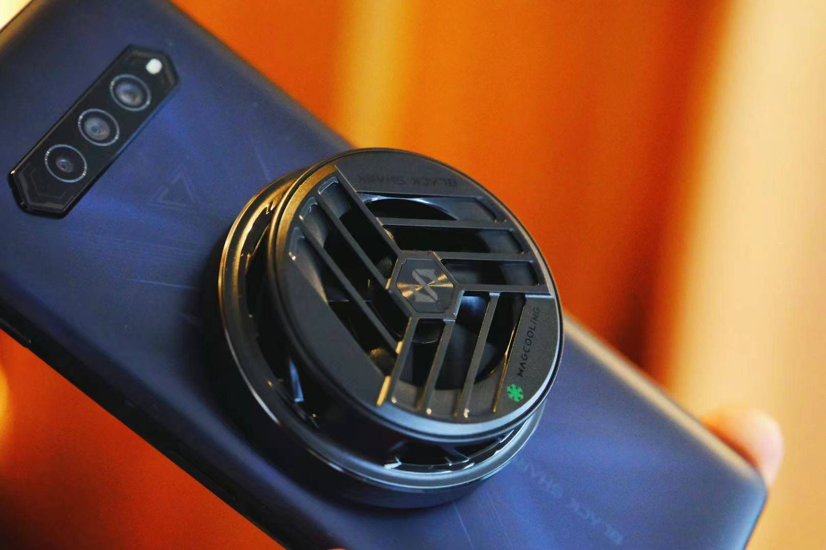 原创黑鲨磁吸散热背夹体验为iphone用户而生真正的散热黑科技