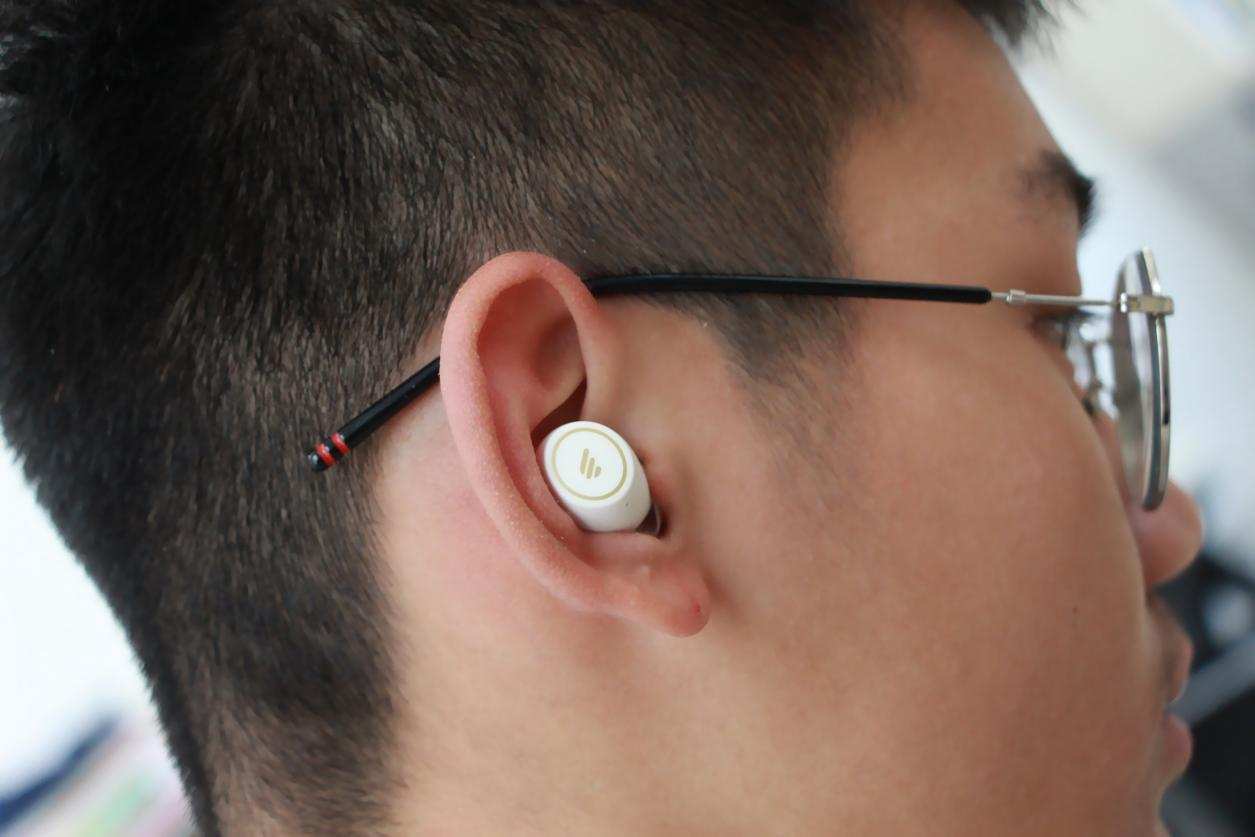 续航与音质齐飞漫步者tws1pro蓝牙耳机开箱