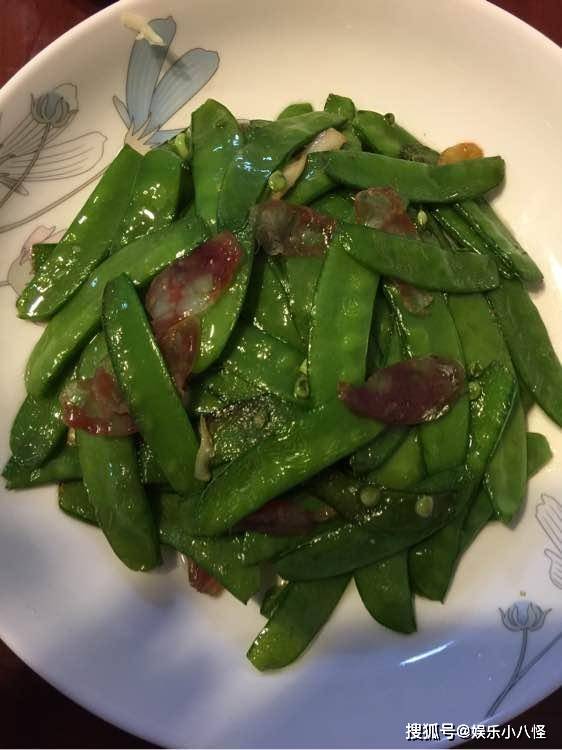 原创女朋友学做菜, 忙乎一下午做了6个菜, 我却真的没有食欲