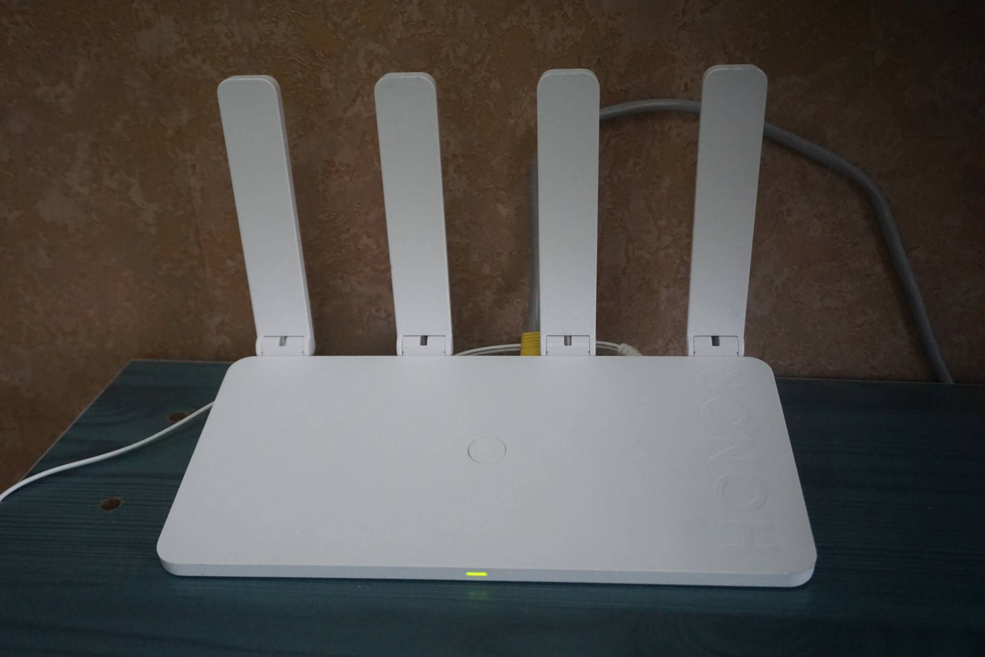 荣耀路由x3 pro简评:百元千兆路由,网课游戏必备神器_路由器