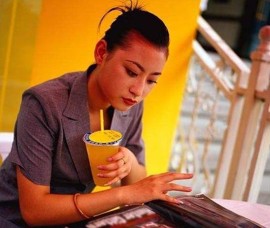 喝什么解渴比较健康 67182f435df54a3294ae574b91b5211b.jpeg