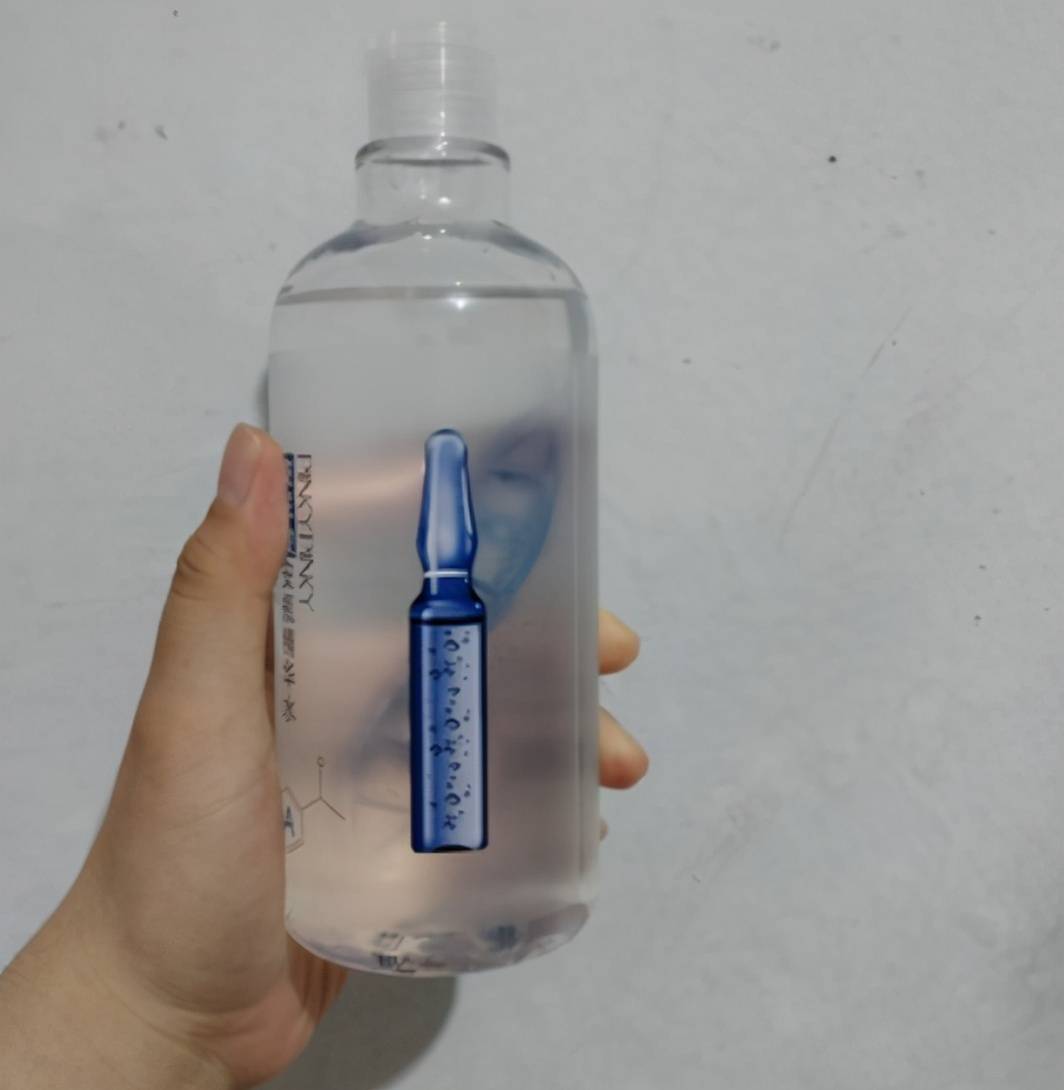 爽肤水是什么时间用 6d06903bf1bc4b75b3fa05e2f5250b29.jpeg