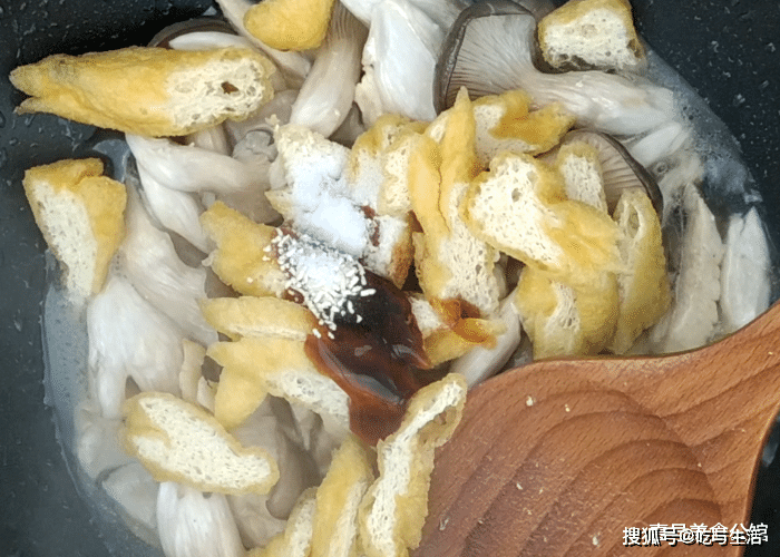 鸡胸肉最简单怎么吃 3deef9ffac5849639a7de7d5f804a676.png
