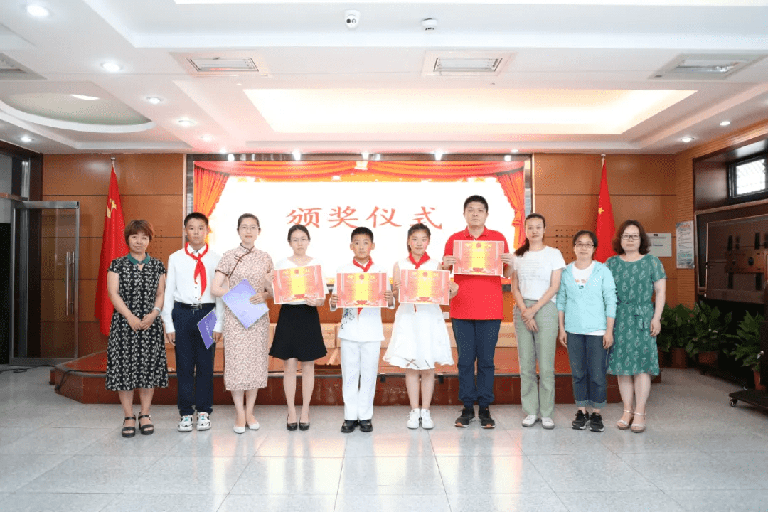 童心向党 诵红色经典——海淀图强二小语文节朗诵展示活动
