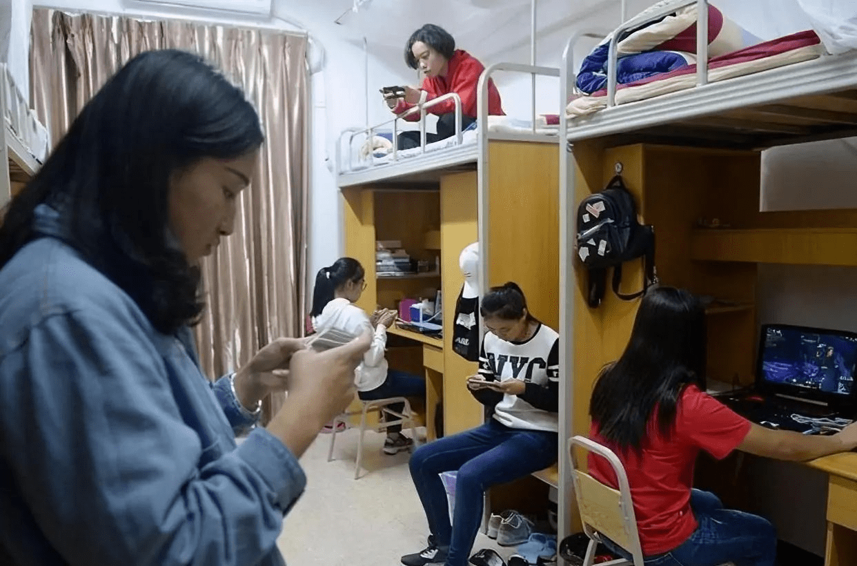 大学舍友午睡 大学舍友必须关系好么