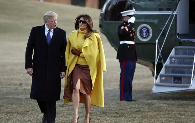 特朗普夫妇同框击破不和谣言 第一夫人身穿明黄色外套似少女