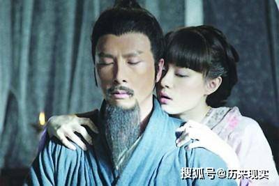 原创
曹操霸占张绣的婶娘邹氏,自己差点儿丢命,他后来如何处理邹氏?