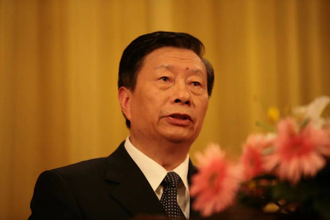 刘大响刘大响当下就做了决定:项目无论如何不能停!