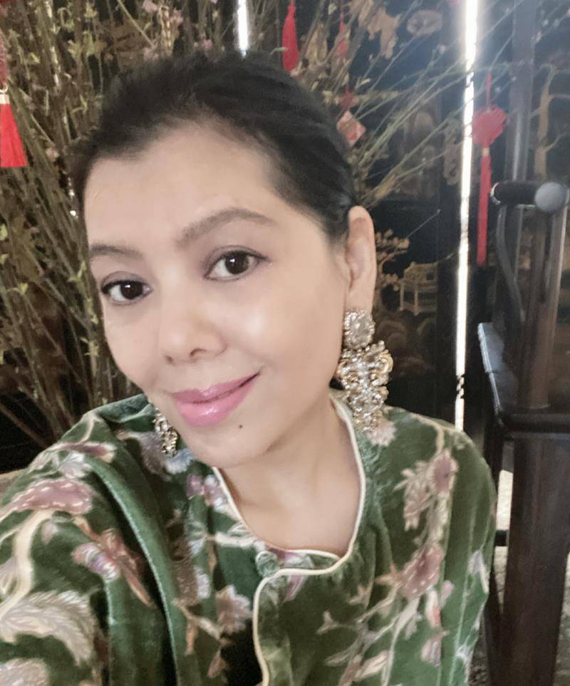 又被谷建芬从沈阳带到了北京,迎接那姐的应该是超女李宇春的待遇