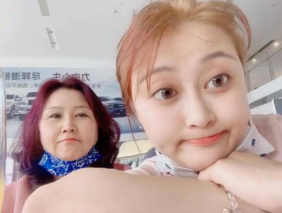 孙侨潞去世半年,妈妈自曝患有抑郁症,首次透露已和侨潞爸爸分手