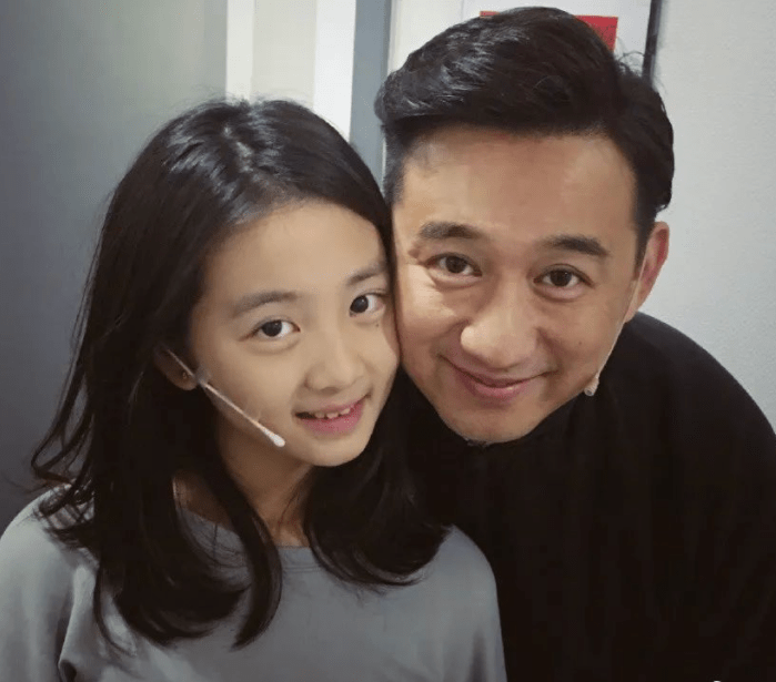 黄磊女儿黄多多,上热搜再次被嘲笑