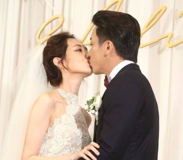 原创18岁嫁初恋后离婚,21岁进娱乐圈绯闻不断,31岁因戏生情嫁男星
