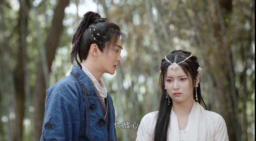 在观看《花好月圆》这部电视剧的时候,剧情基本上围绕两对情侣展开,一