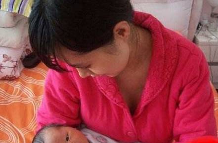 市里|我坐月子都想来伺候，妈做一碗面，婆婆熬一锅粥，吃完后我选婆婆