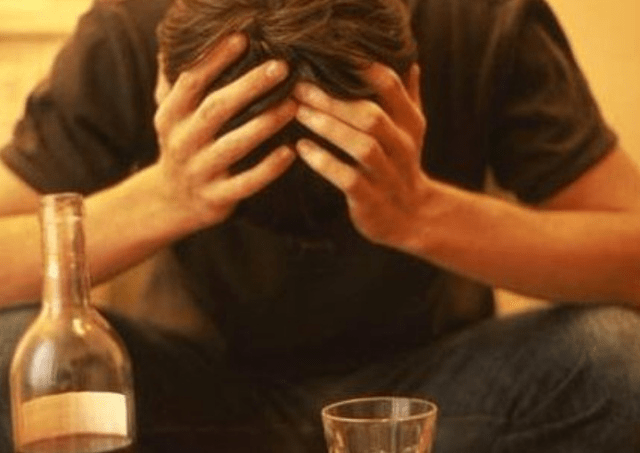 生活|身体两处发出“臭味”，可能肝脏在“呼救”，早调理早健康