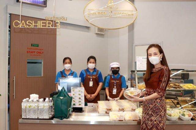 伍伦|泰国55岁华裔富婆有资本!怼脸拍不见一丝皱纹,嫩滑牛奶肌胜少女