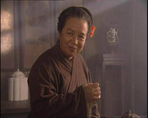 原创水浒传中王婆只是牵线搭桥为何却被凌迟处死算罪有应得吗