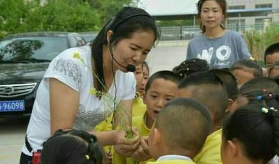 古诗和|放学回家后,孩子反复哼唱“一首歌”,宝妈听清歌词气得直哆嗦