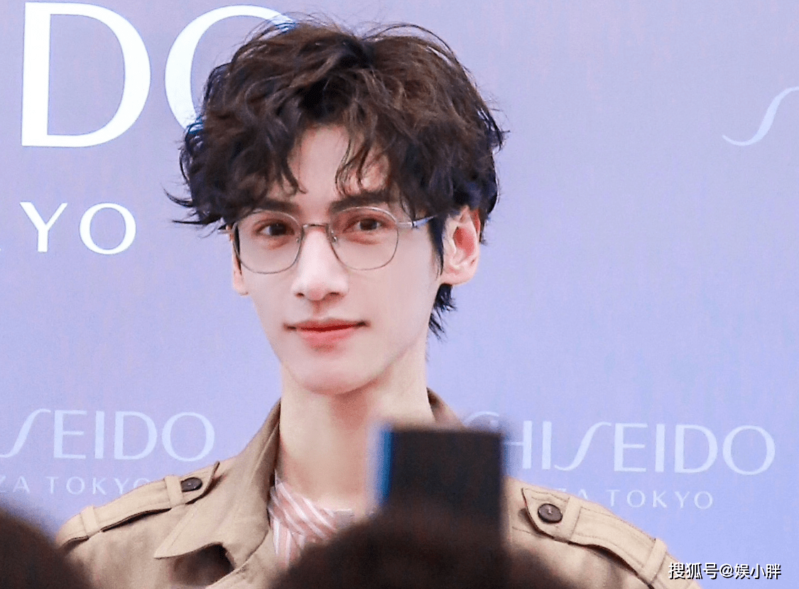 原创罗云熙瘦到认不出,盘点瘦到脱相的男演员