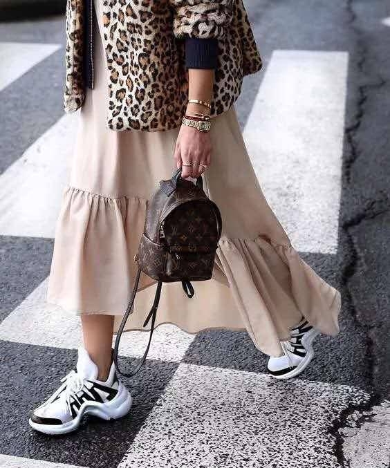 今夏火了一种穿法叫碎花裙老爹鞋显瘦还时髦贼好看