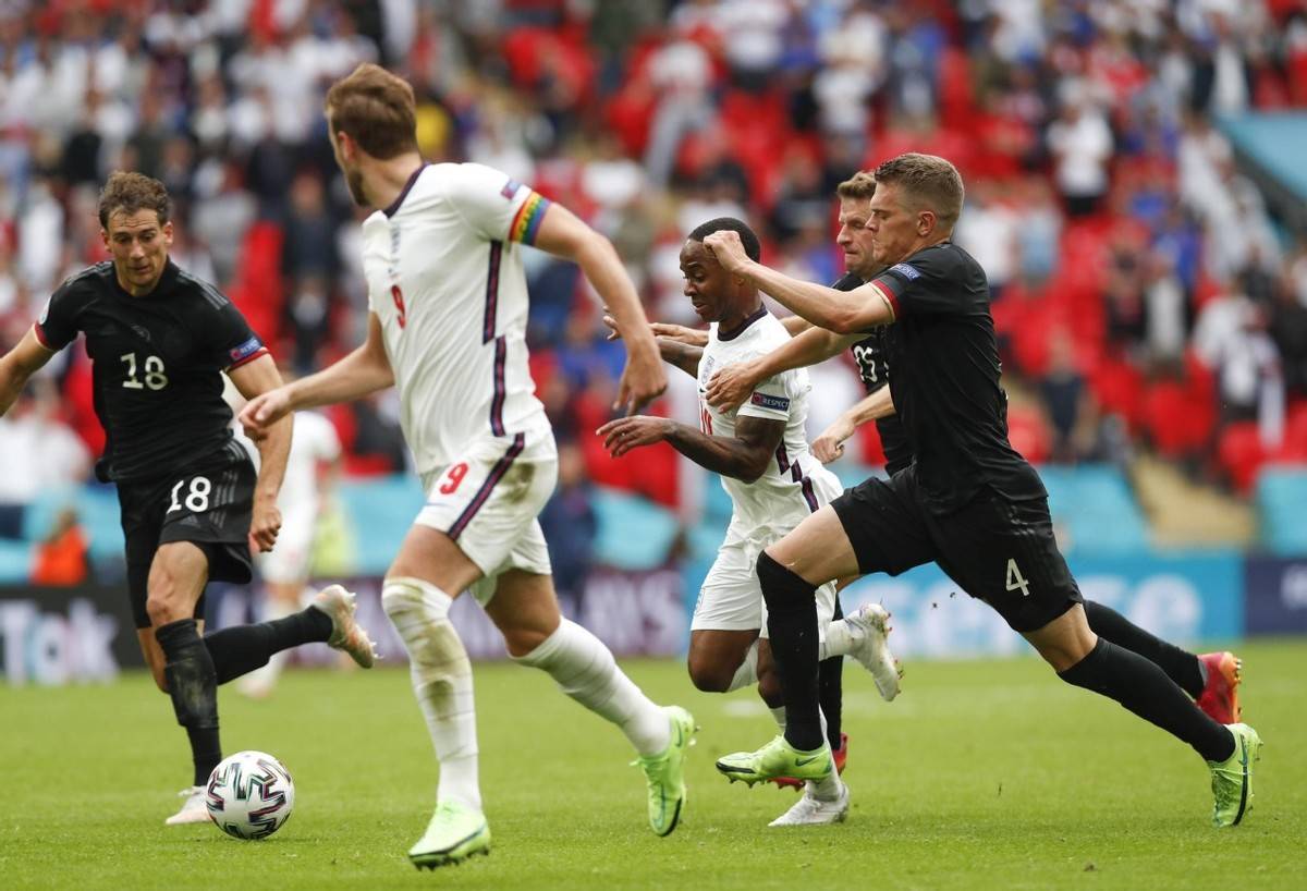 原创英格兰战胜德国后的大奖球员与妻子在秘密地点相聚数小时