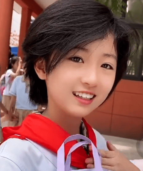 神仙颜值!陕西一女孩神似桂纶镁走红,还是个学霸,网友:有钱途_女生