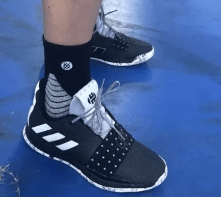 抓地力好的篮球鞋推荐 4450d1b087d84f1f9e4721753903c4c1.png