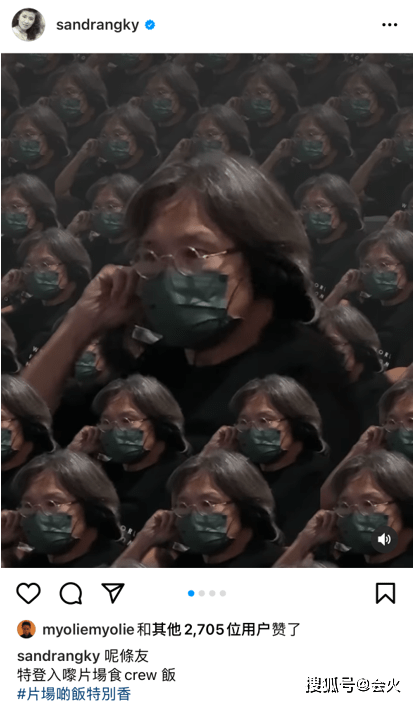 吴君如晒老公陈可辛探班照,头发花白表情呆萌