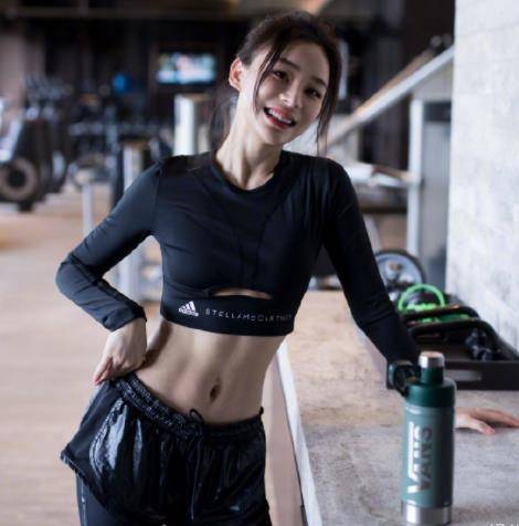 体重|袁姗姗晒减肥食谱，身高165体重不足90斤，网友：我也要吃