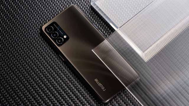 游戏|realme 真我Q3 Pro狂欢版：夏日焕新，高颜来袭