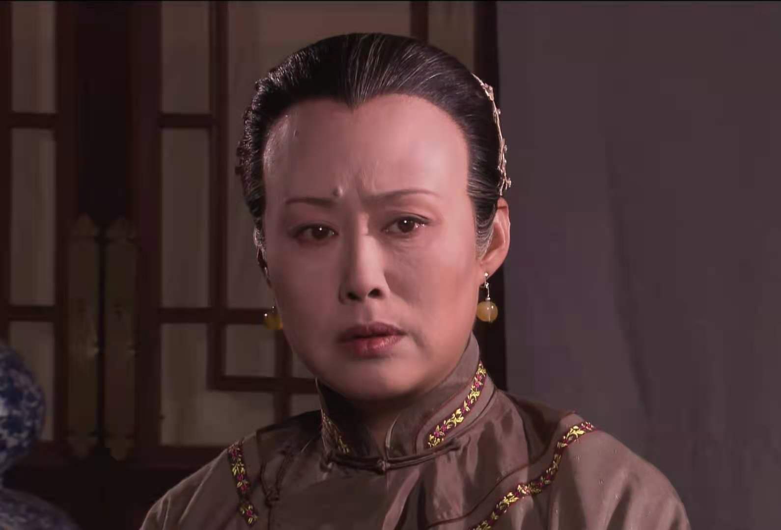 大宅门二奶奶为何只管景琦的婚事却不着急让白玉婷出嫁