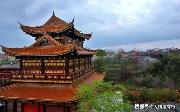 被五座名山环绕,江西这座小城太美了,知道的人却不多_鹰潭