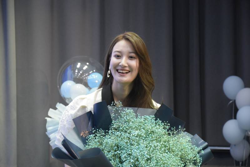 助力梦想:焦作籍女演员王沛然家乡粉丝见面会人气爆棚