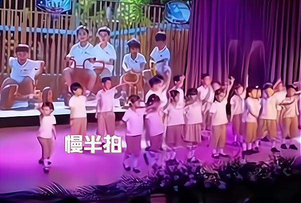 进行|1名幼儿园小朋友“火了”，在毕业典礼上，做了很多人不敢做的事