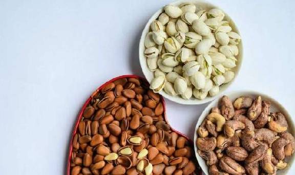 胡萝卜素|癌症最怕的5种碱性零食，告诉爸妈每天吃一点，预防癌症有奇效！