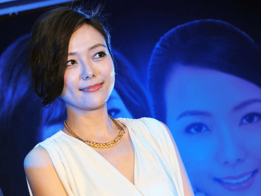 主持人杨乐乐新增两条强制执行信息