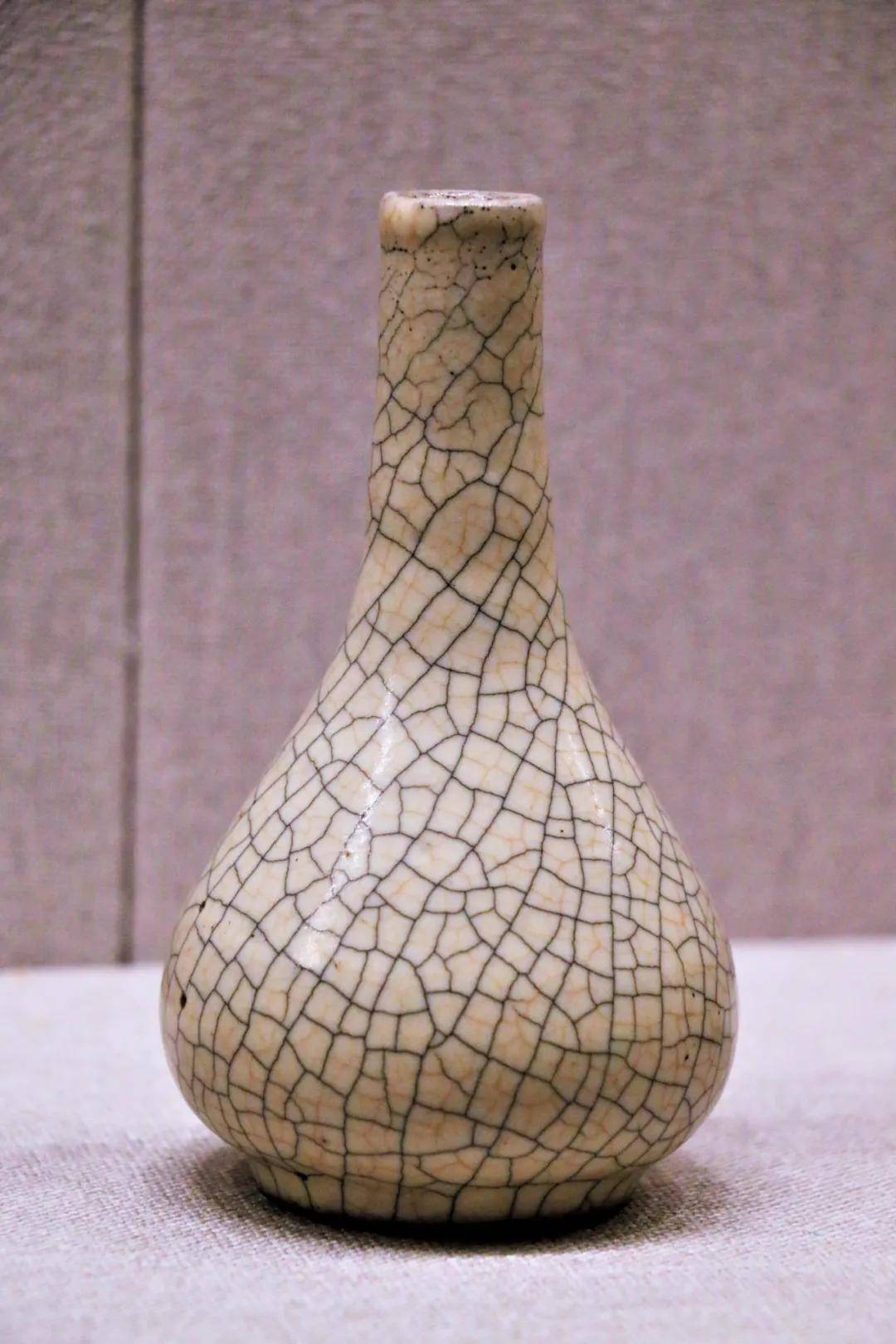 宋哥窑胆式瓶图片