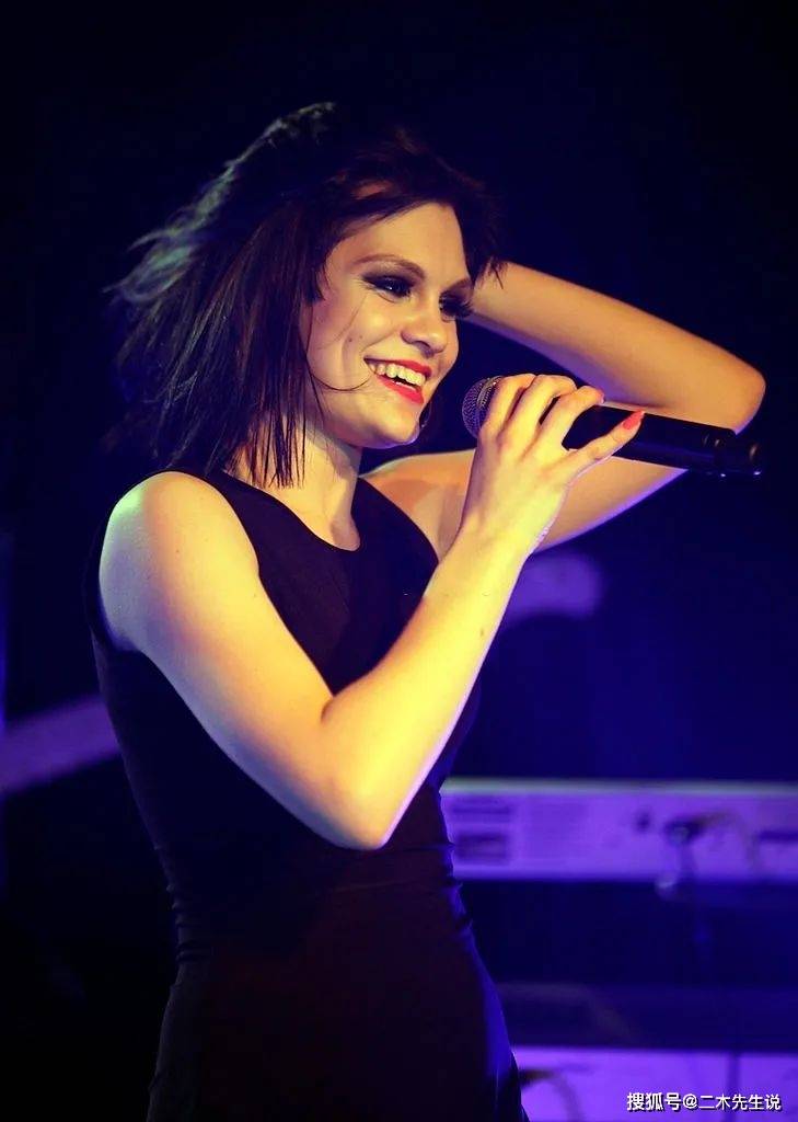 但只要有信心有决心,即使身患重病,相信结石姐这个拥有着大嗓门的歌手