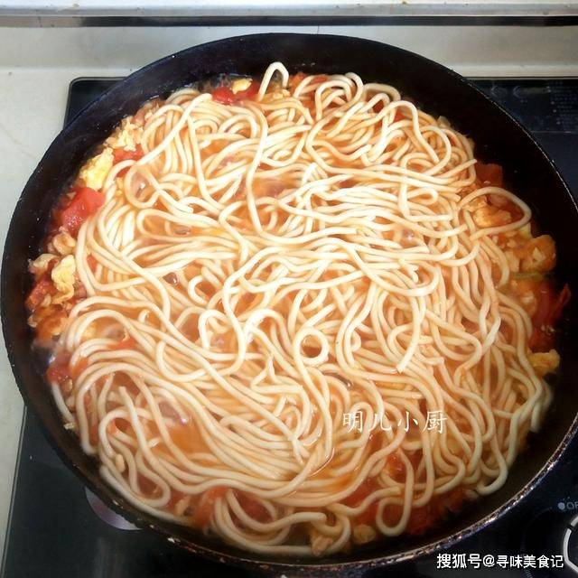 做法|早餐吃啥？这做法简单省时，好吃又饱腹，自己做最好吃，全家都爱