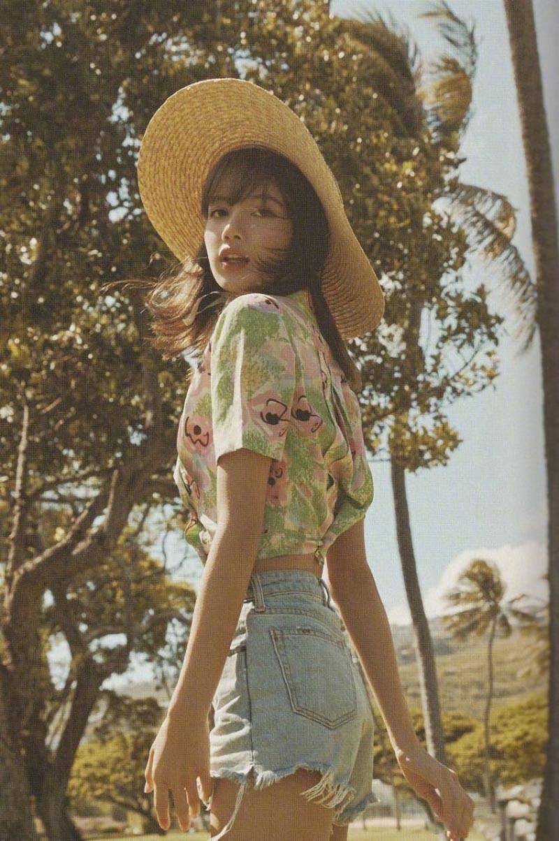 手机壁纸图片女生绿加蓝系 38af0bea6eed44e0955f16f7cd0e9c9b.jpeg