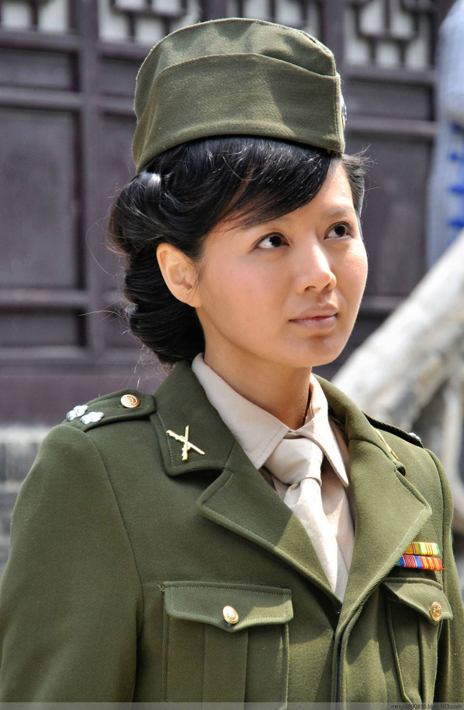 她与丈夫恩爱21年,却被女星花了三个月撬走,坦言:不红该多好