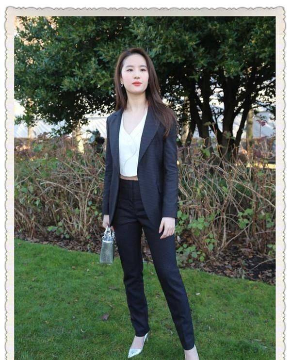 黑色|刘亦菲终于肯放过紧身裤了！一袭蓬蓬裙穿瘦20斤，还是那个刘天仙