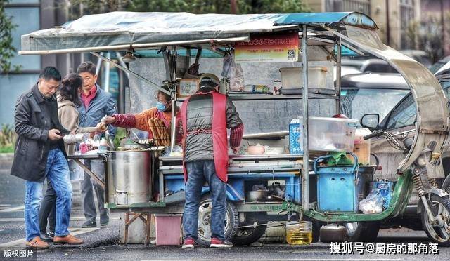 小摊|假如给你一百万,下面早餐戒掉一种一辈子不吃,你会选择哪种?