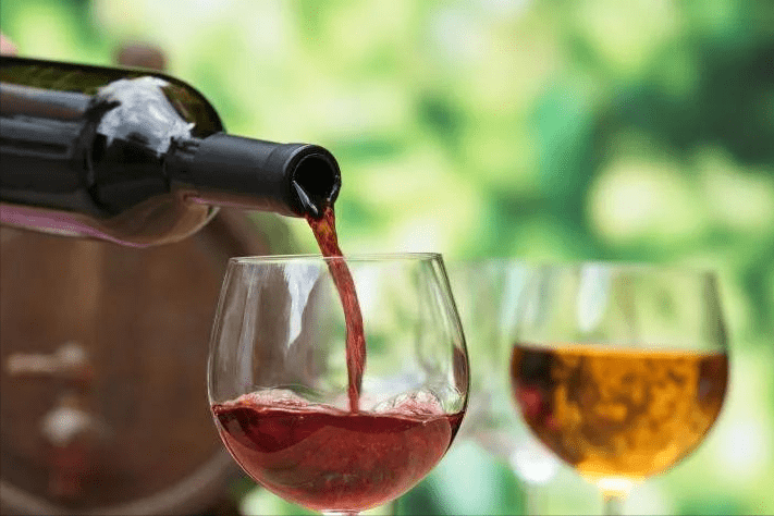 氧化|红酒知识丨隔夜的葡萄酒还能喝吗?