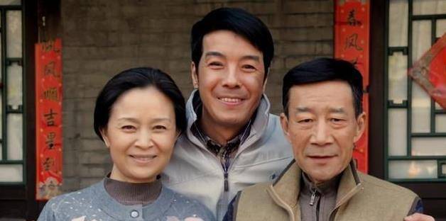 婆婆专业户刘莉莉近照,年过六旬仍身体硬朗,优雅老去胜过一切!
